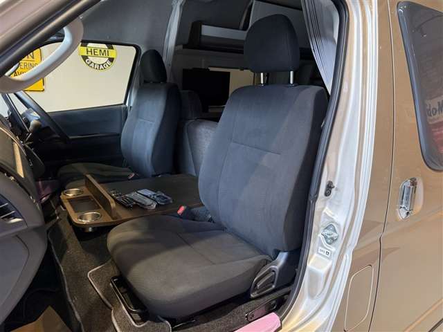 Toyota Hiace Van 10