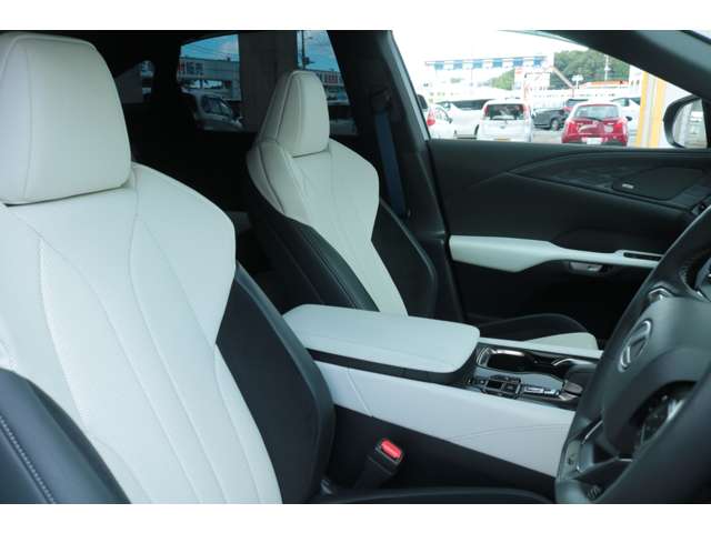 Lexus RX 9