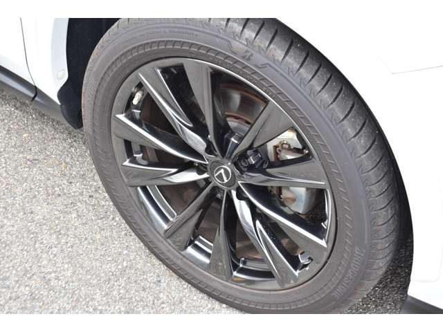 Lexus NX 10