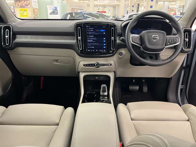 Volvo XC40 3