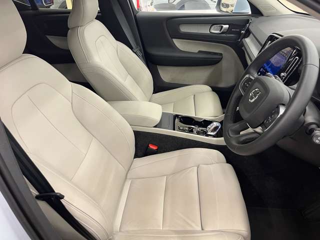 Volvo XC40 8