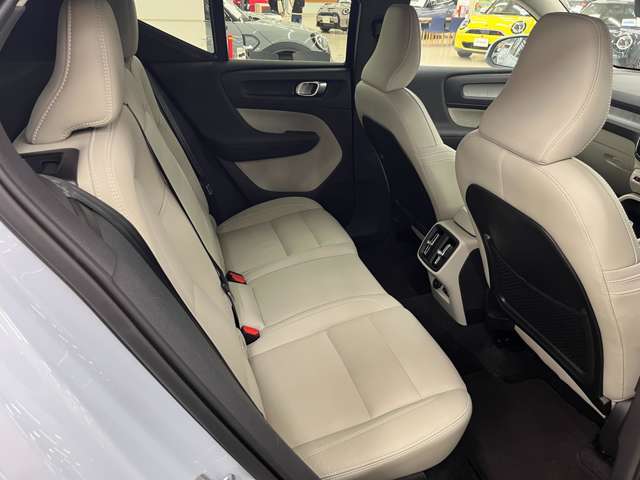 Volvo XC40 9