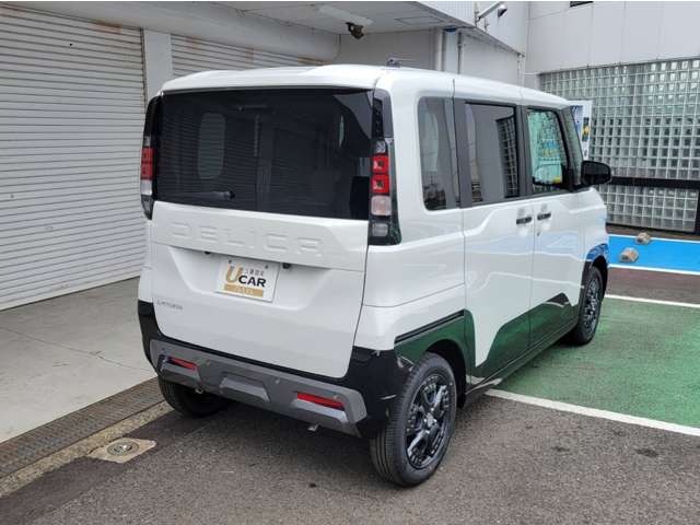Mitsubishi Delica Mini 2