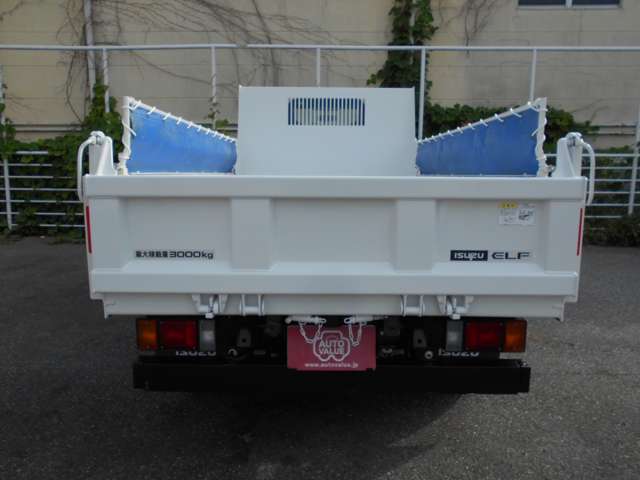 Isuzu Elf 9
