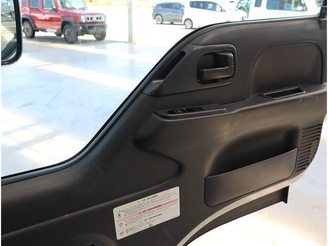 Isuzu Elf 6
