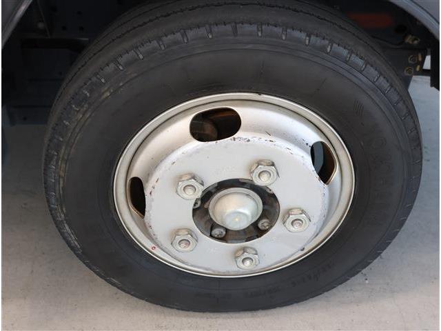 Isuzu Elf 10