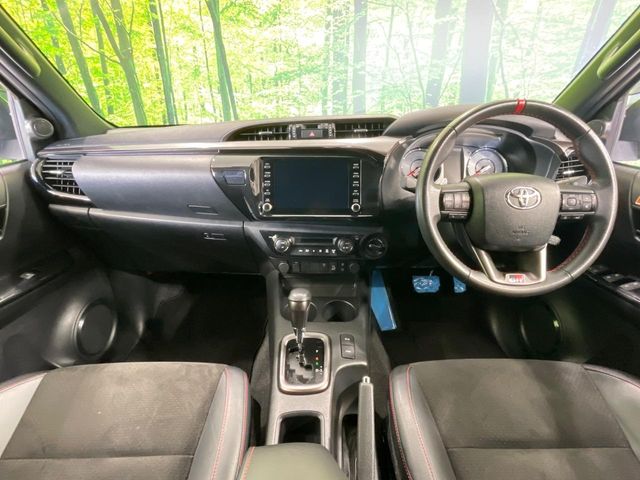 Toyota Hilux 2