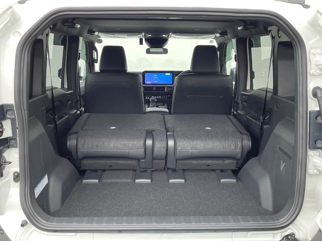 Toyota Land Cruiser FJ 12