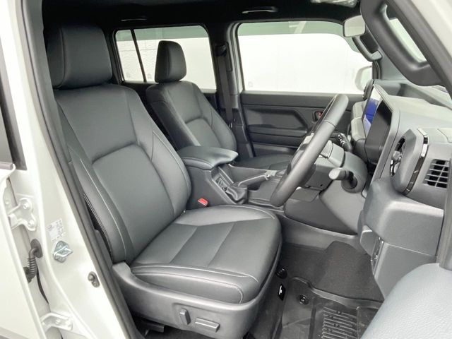 Toyota Land Cruiser FJ 10