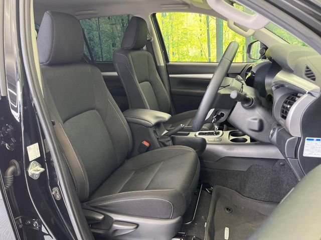 Toyota Hilux 9