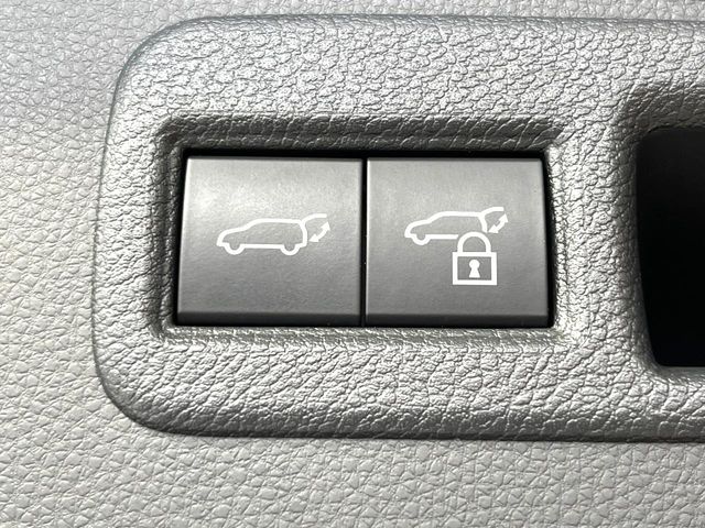 Toyota Harrier 8