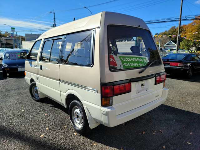 Nissan Vanette 4