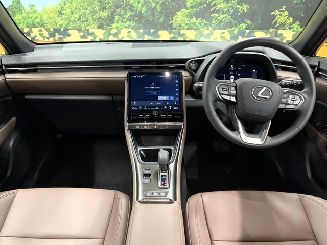 Lexus LBX 2