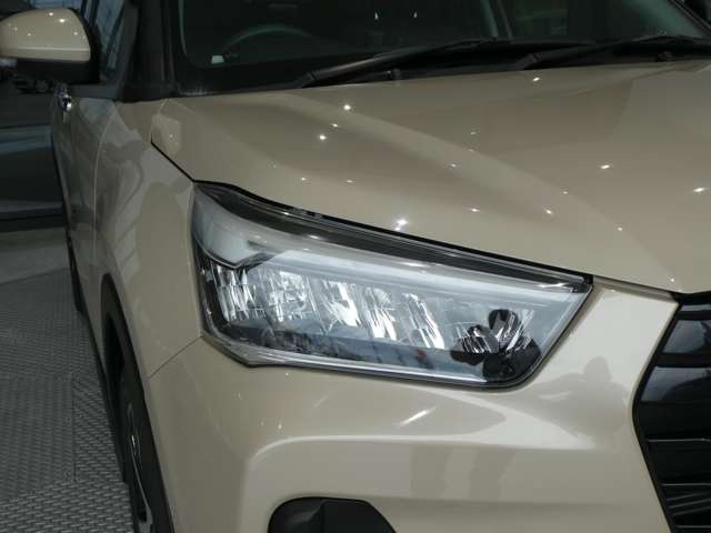 Daihatsu Rocky 12