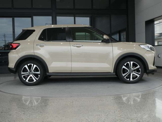 Daihatsu Rocky 7