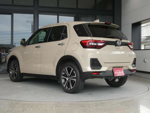 Daihatsu Rocky 10