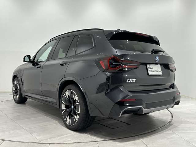 BMW iX3 11