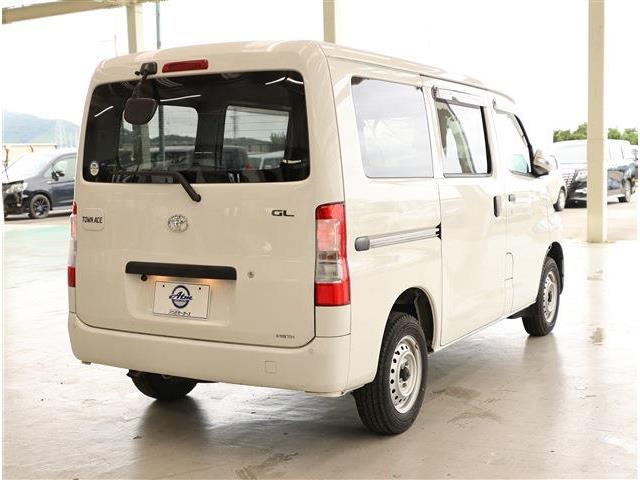 Toyota Town Ace Van 8