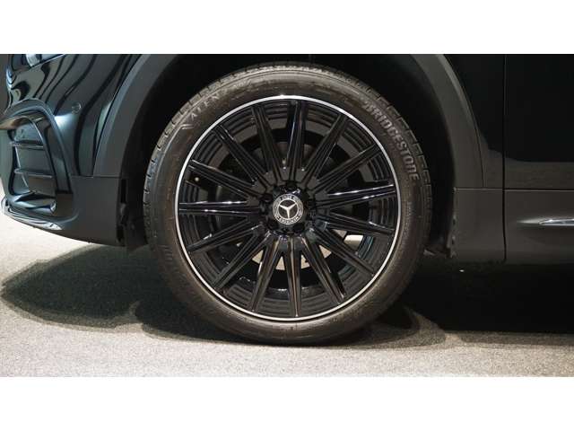 Mercedes-Benz GLB 12