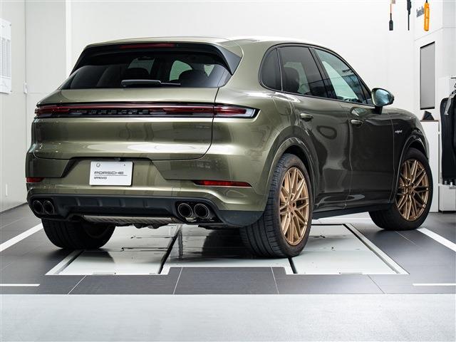 Porsche Cayenne 2