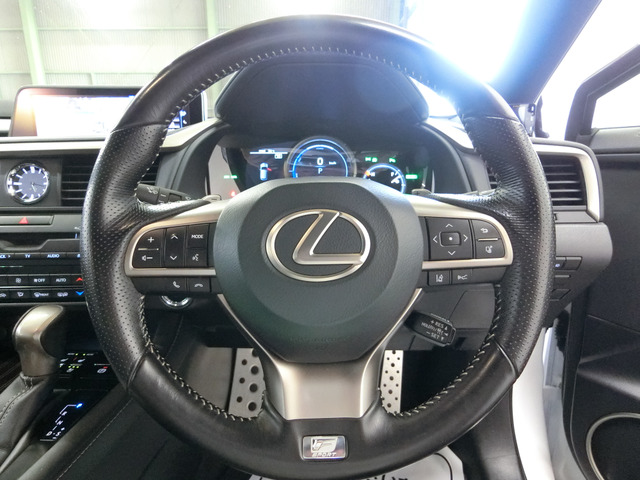 Lexus RX 9