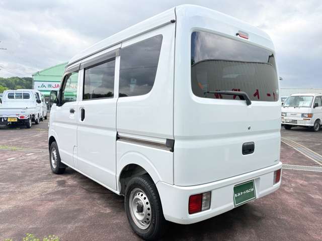 Mitsubishi Minicab Van 9