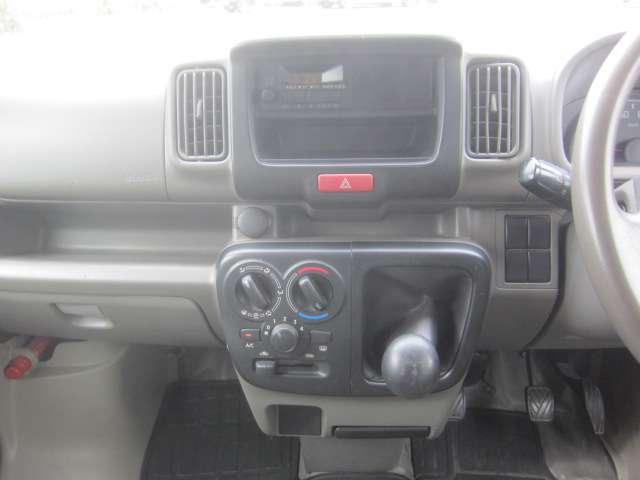 Mitsubishi Minicab Van 11