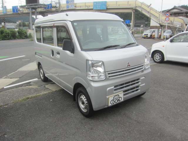 Mitsubishi Minicab Van 7