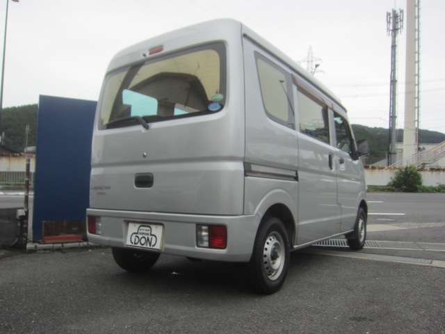 Mitsubishi Minicab Van 9