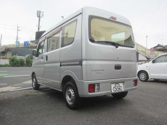 Mitsubishi Minicab Van 10