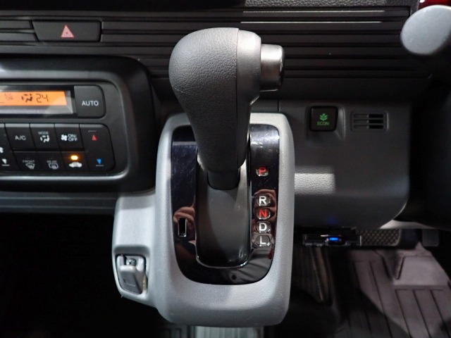 Honda N-VAN 12