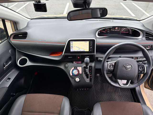 Toyota Sienta 6