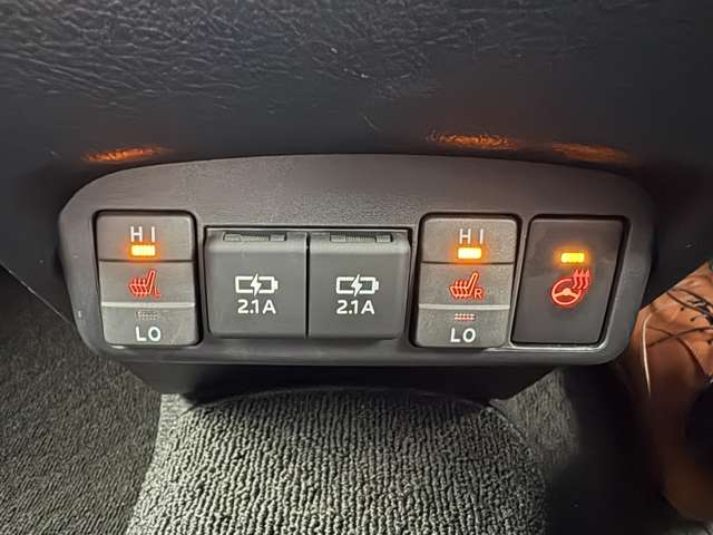 Toyota Sienta 10