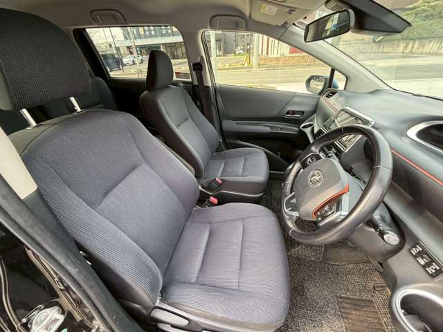 Toyota Sienta 11