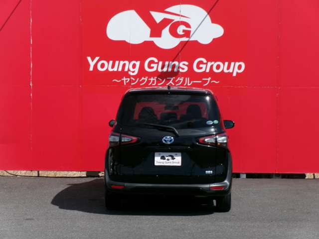Toyota Sienta 5