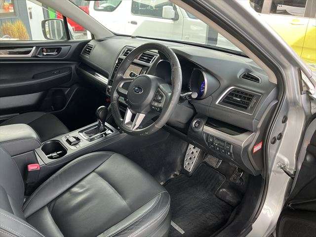 Subaru Legacy Outback 11