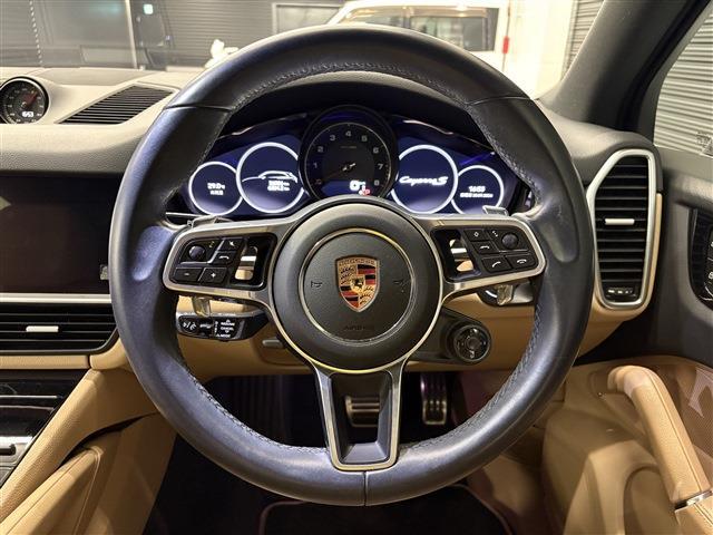 Porsche Cayenne 12