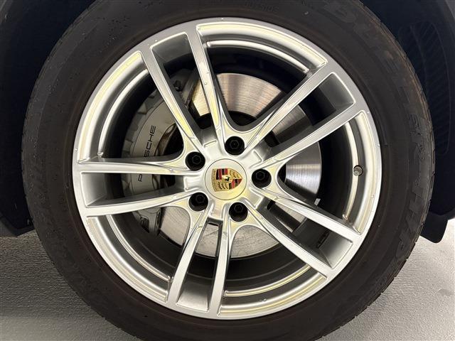Porsche Cayenne 8