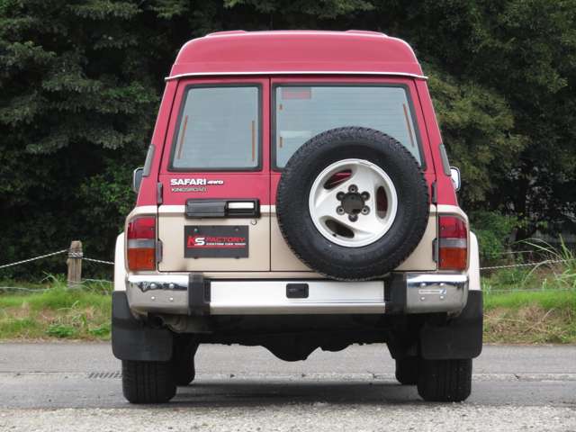 Nissan Safari 9