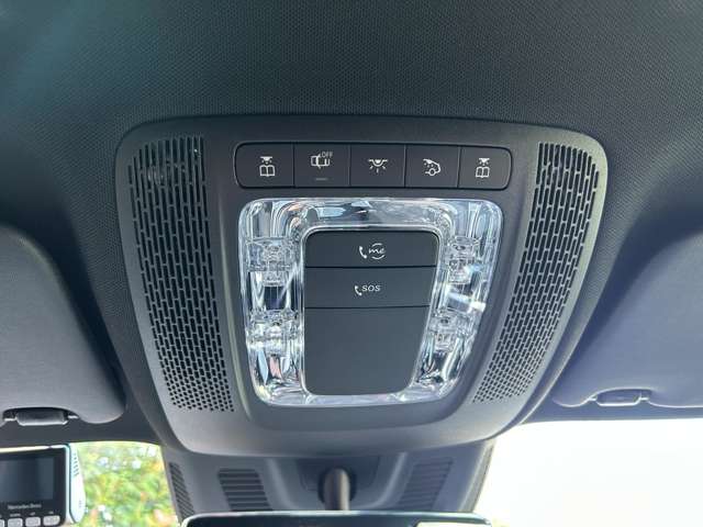 Mercedes-Benz GLA-Class 11