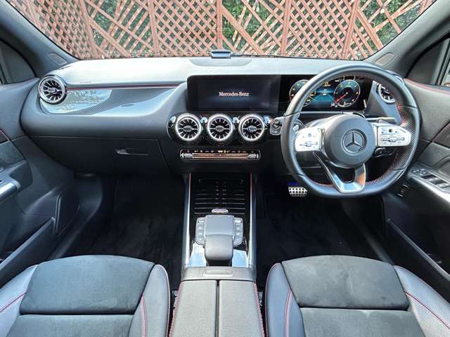 Mercedes-Benz GLA-Class 6