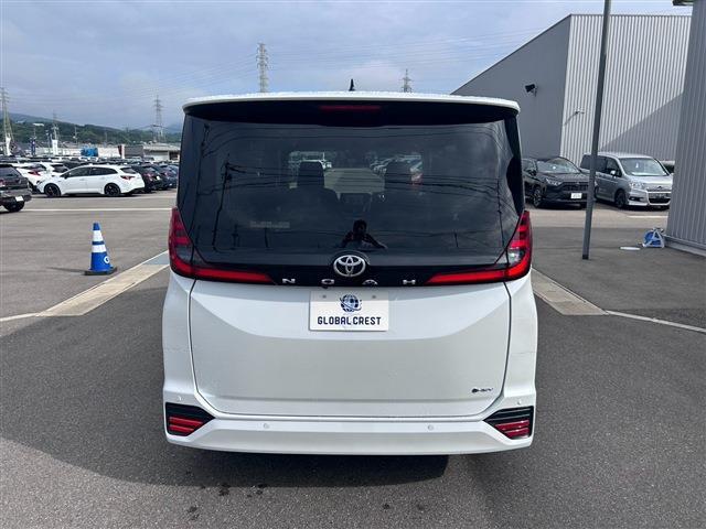 Toyota Noah 7