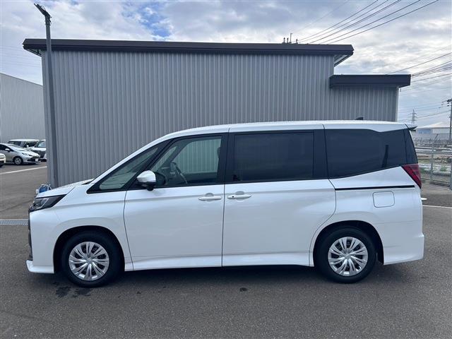 Toyota Noah 9
