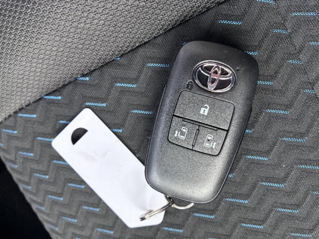 Toyota Roomy 5