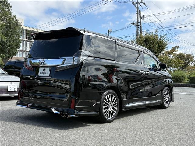 Toyota Vellfire 5