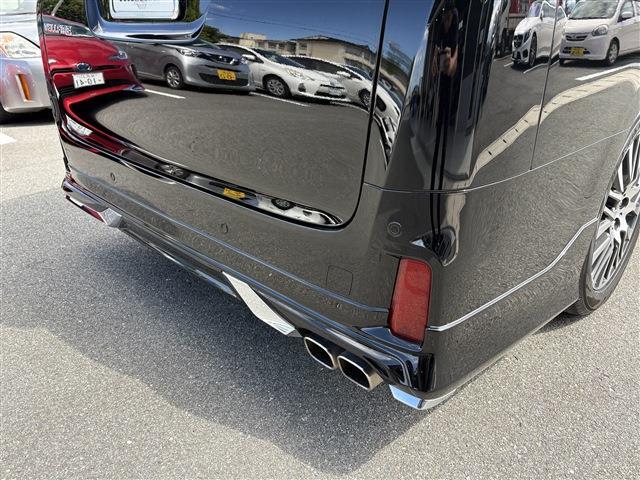 Toyota Vellfire 8