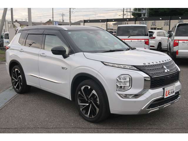 Mitsubishi Outlander 4