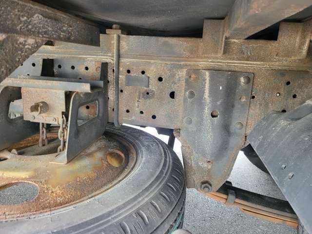Isuzu Elf 11