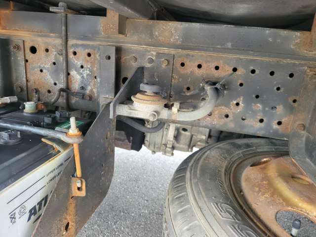 Isuzu Elf 12