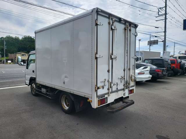 Isuzu Elf 4